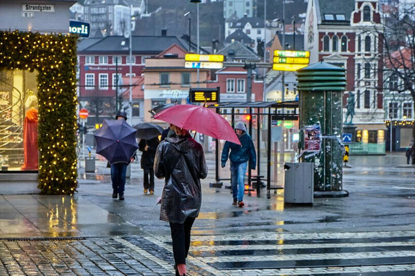 Не заборавајте да си понесете чадор доколку го посетувате најврнежливиот град во Европа: 85 дена по ред имало врнежи од дожд