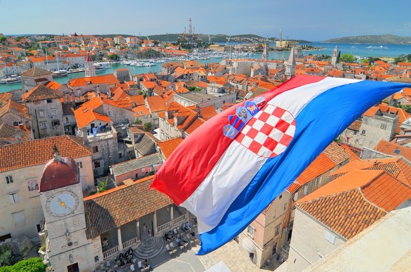 Хрватска: Од денес 14-дневна самоизолација за патници од Македонија