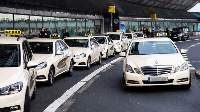 Mercedes повеќе нема да ја произведува E класата за таксисти