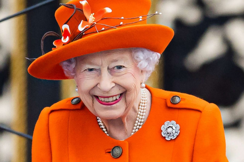 Кралицата Елизабета има строги правила – членовите на кралското семејство не смеат да користат мобилен на ручекот