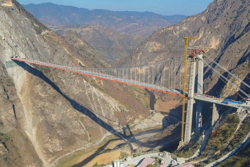 Кина го изгради најдолгиот мост со еден потпорен столб во светот
