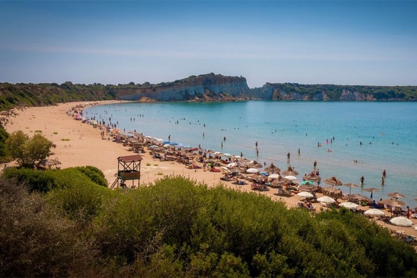 Грција ги отвора плажите – правилата строги!