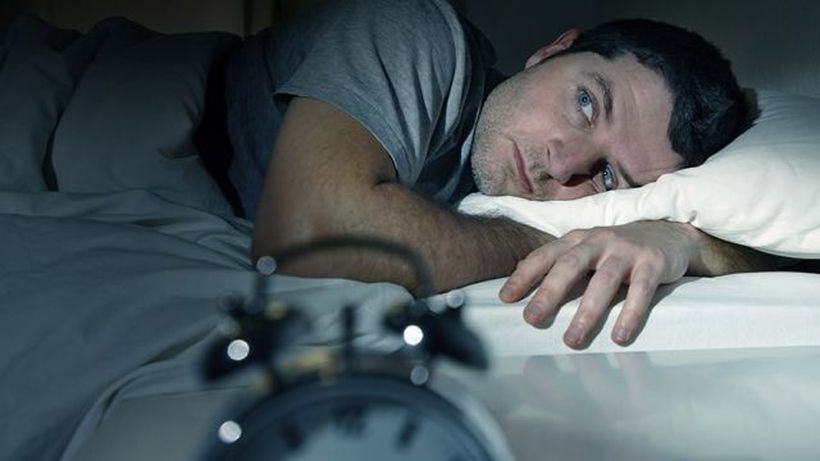 Истражување – Зошто не можеме убаво да се наспиеме во друг кревет?