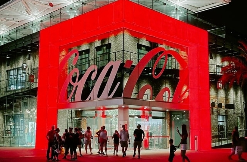 „Кока кола“ отвори продавница за висока мода во Лондон