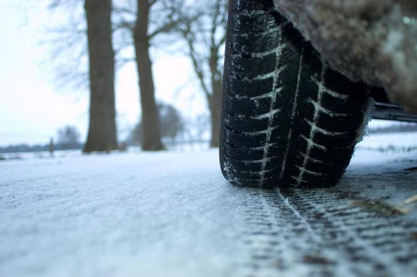 Многу возачи неправилно ги пумпаат гумите во зима