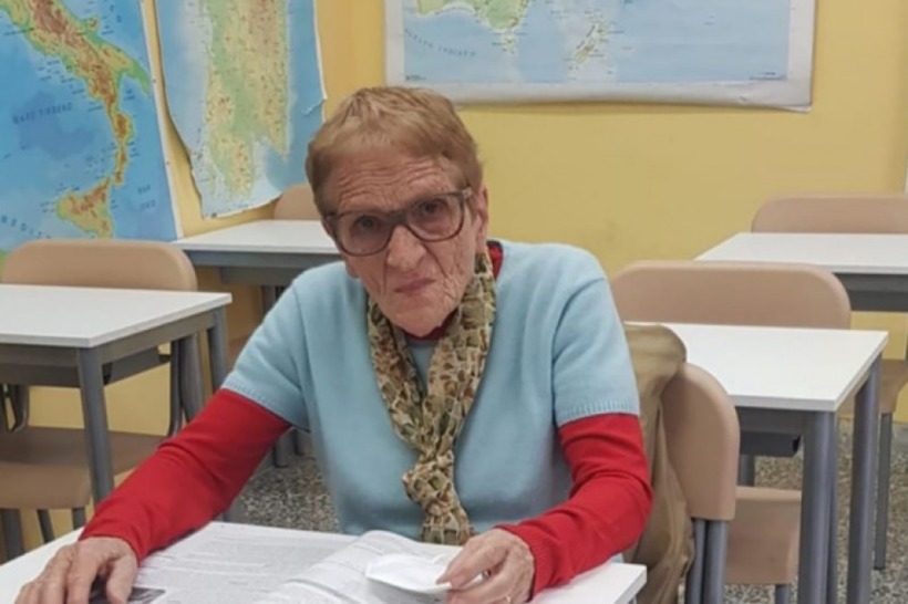 „Моите пријатели од одделението се како мои внуци“: Италијанка се вратила во училница на 90 години