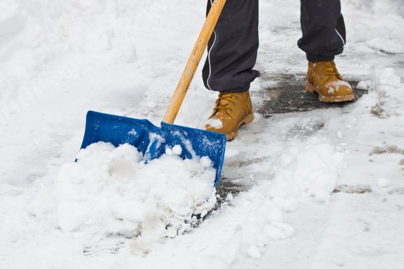 Казни и до 4 000 евра за нечистење снег пропишува Законот за јавна чистота