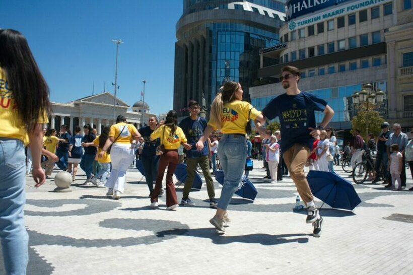 Матурска парада утре во центарот на Скопје: Ќе учествуваат матуранти од шест земји