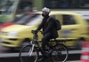 На граѓаните им плаќаат да се откажат од автомобилите и да одат на работа со велосипед