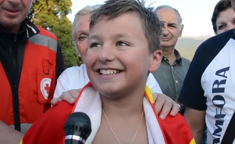 Малиот херој Марко кој го преплива Охридското Езеро е добитник на „Светската награда за млад хуманист“