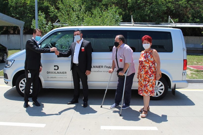 Дрекслмајер донираше специјално возило за лицата со посебни потреби во Кавадарци