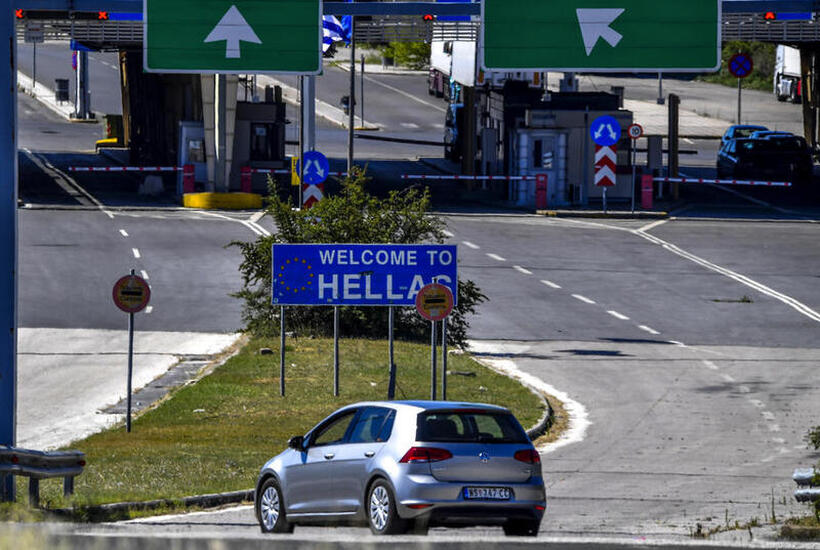 Летово на одмор во Грција со такса од седум евра и метеж на границите?