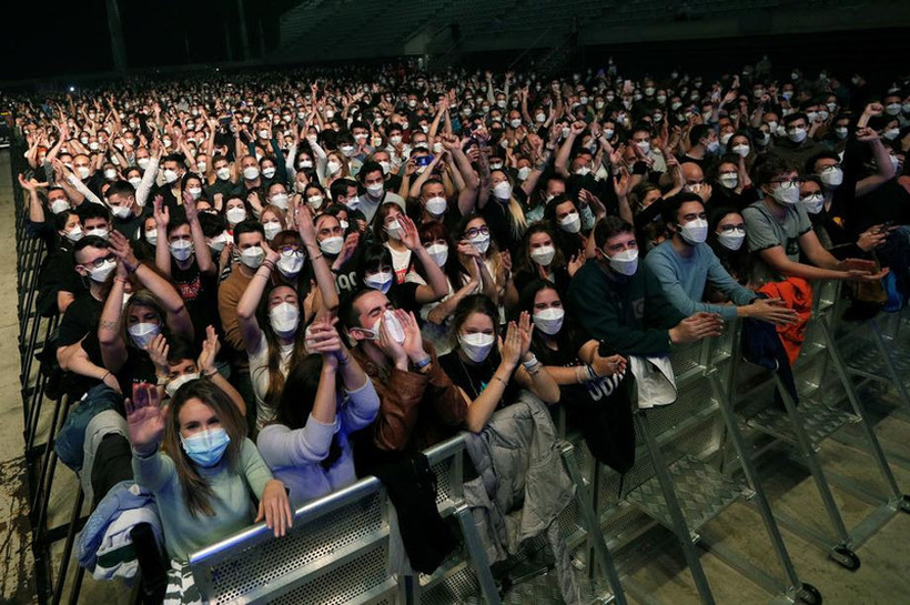 Во Белград експериментален концерт, да видиме колку луѓе ќе бидат заразени…“