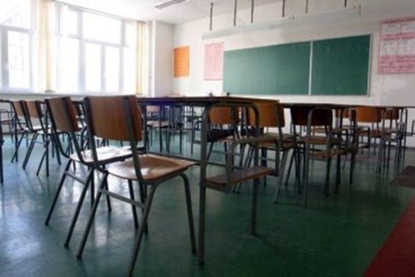 Блокадата во Скопје го преполови бројот на ученици во средните училишта