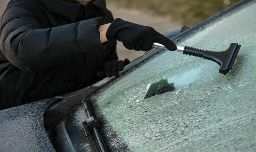 Секое утро одвојувате многу време за да го отстраните мразот од автомобилот? Овие 3 состојки се спасот