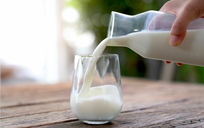 Во одреден степен, млекото подобро ја гаси жедта од водата