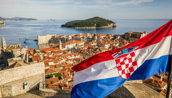 Просечната нето плата во Хрватска е 1.270 евра, а најмногу заработуваат контролорите на летови