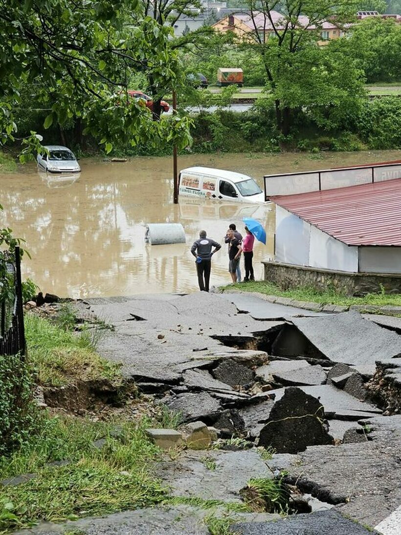 (ВИДЕО) Страшно невреме во Делчево, улиците се под вода!