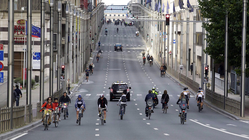 Брисел: Неколку стотици евра за оние што ќе се откажат од своите автомобили
