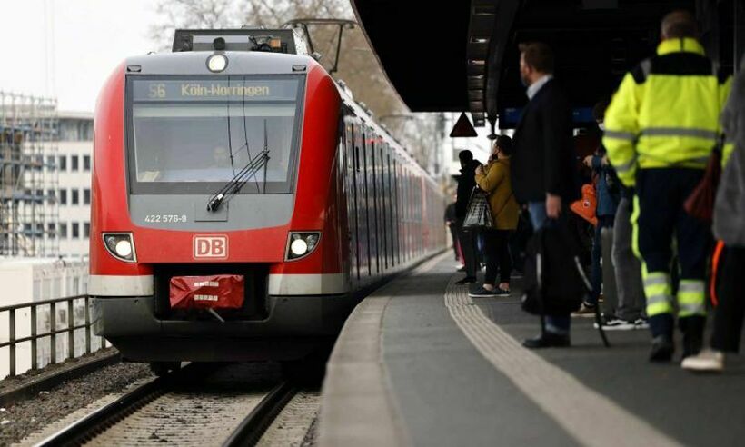 БИЛЕТИ ОД 49 ЕВРА за локален јавен превоз: Вака можете да ги набавите за 34,30 евра во Германија