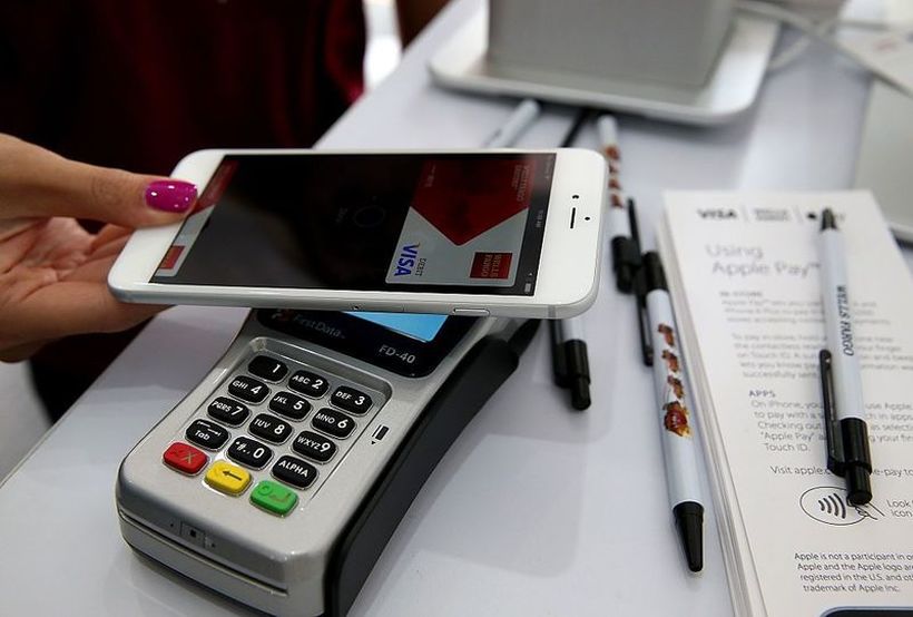 Граѓаните се повеќе користат платежни картички и мобилни апликации за плаќање