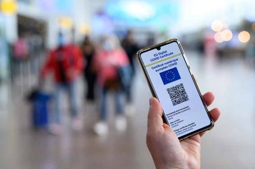 Дигиталните ковид-сертификати во ЕУ, остануваат на сила уште една година