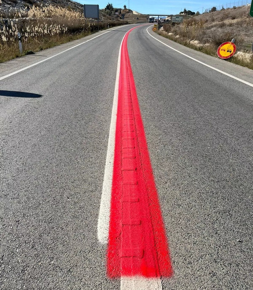 Нова ознака за возачите - полна црвена линија: Еве што значи тоа
