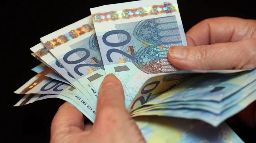 НАТПРОСЕЧНИ СААТНИЦИ: 15 сектори каде што можете да заработите најмногу пари во Германија