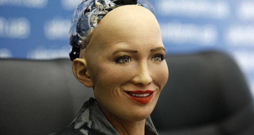 Компанија нуди 130.000 долари на оние кои своето лице ќе го “дадат” на робот