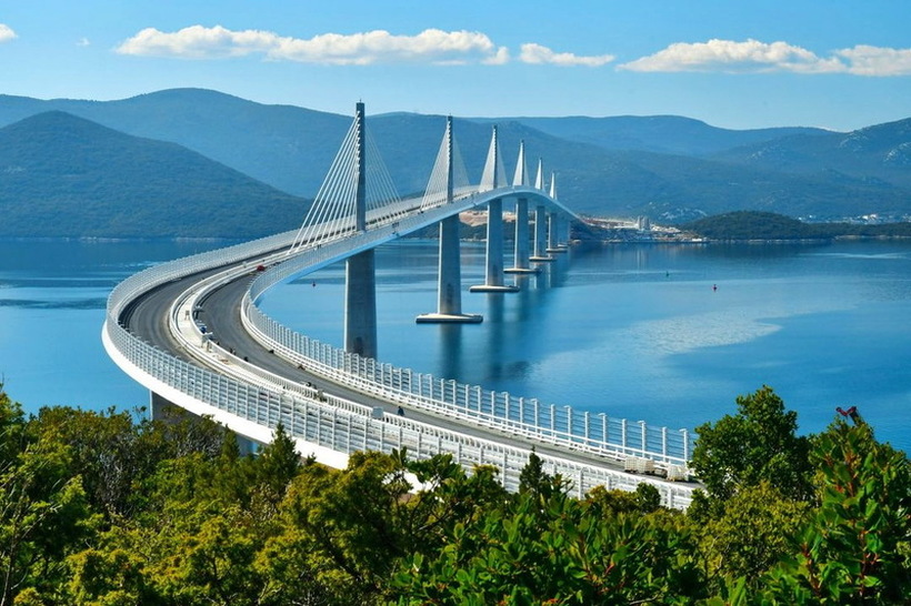 Отворен е најголемиот хрватски инфраструктурен проект - мостот на Пељешац