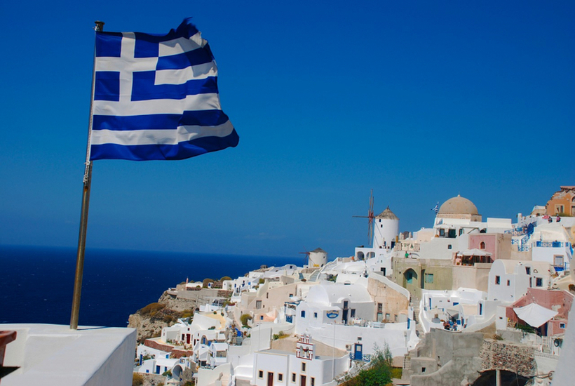 Грција ги враќа ковид мерките?