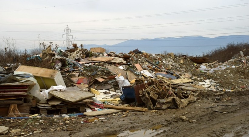 Казна од 88.000 евра за нелегално фрлање отпад во Вардариште