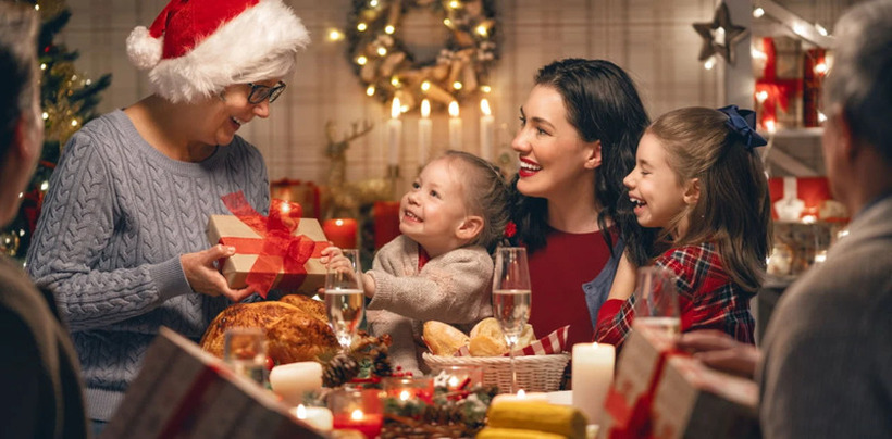 Внимавајте кој ќе ви биде денеска првиот гостин: Еве што значи да се биде "предвесник" за Божиќ