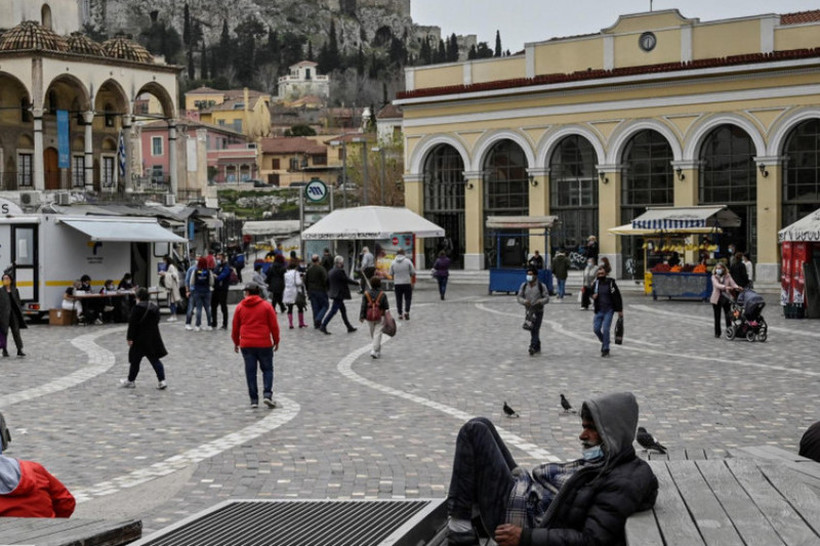 Се враќа „нормалниот живот“ во Грција: Од денеска отворени терасите на угостителските објекти