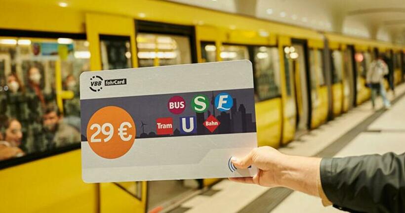 Од јули месечна карта за јавен превоз во Берлин ќе чини само 29 евра