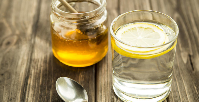 Еве што ќе ви се случи ако секое утро пиете вода со мед