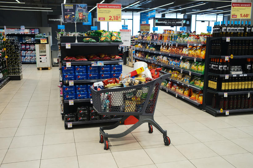 Цените на многу производи во грчките супермаркети се намалени и до 20 отсто