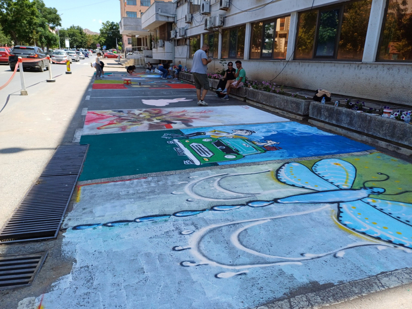 Хуманитарни паркинг зони во еден македонски град