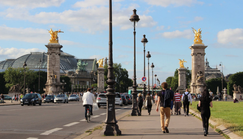 Националниот совет на Франција за безбедност во сообраќајот сака да ги резервира тротоарите само за пешаците