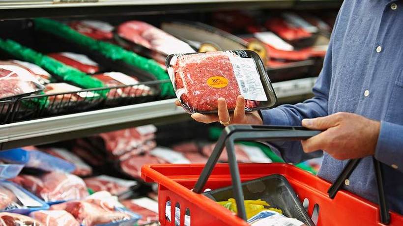 Како да го препознаете: Најлесен начин да откриете дали месото што го купувате е свежо