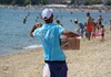 ЗАРАБОТКА И ДО 60 ЕВРА НА ЧАС: Продавачите на хрватските плажи ги одраа туристите