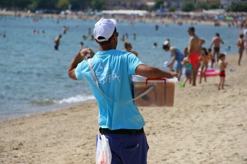 ЗАРАБОТКА И ДО 60 ЕВРА НА ЧАС: Продавачите на хрватските плажи ги одраа туристите