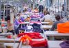 Влада:За продолжениот викенд се забранува работа за текстилните и кожарските фабрики во Штип