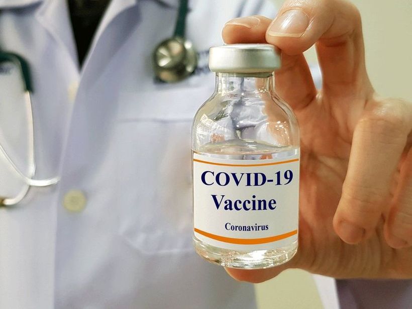 Вакцината ќе штити од коронавирусот една година, првите дози порано од предвиденото