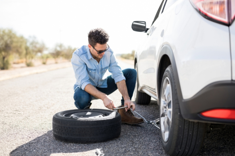 Што се случува со гумите ако автомобилот предолго е изложен на сонце?