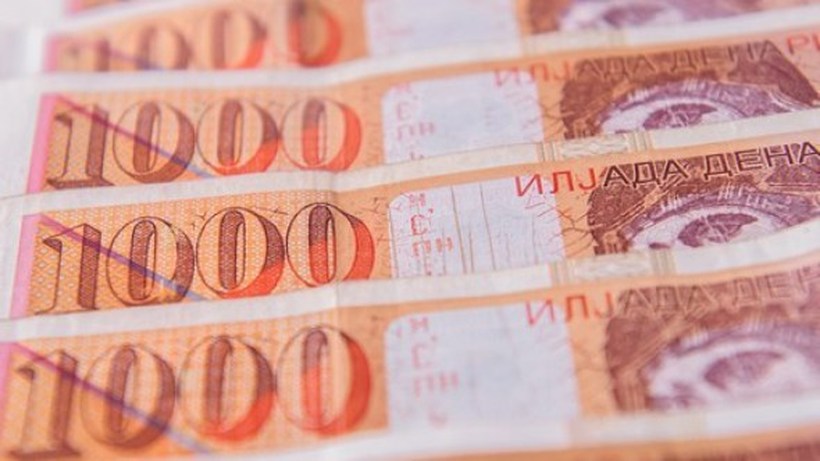 Колку е просечната месечна исплатена нето-плата по вработен во Македонија?