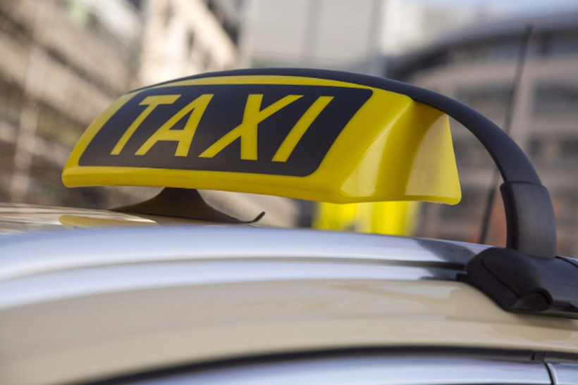 Ќе се воведуваат три тарифи за такси превозниците, сами можат да одлучат која тарифа ќе ја применат