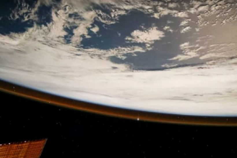 НАСА објави спектакуларни слики од Земјата од вселената
