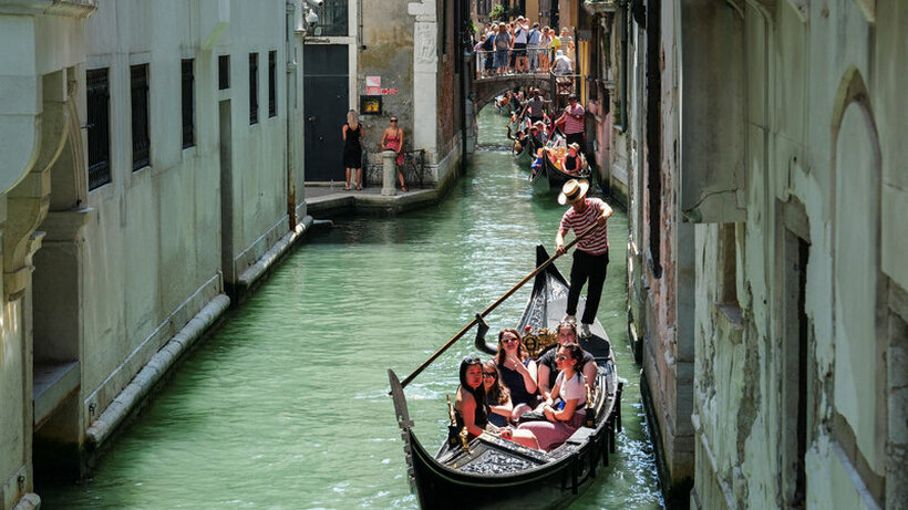 Венеција го одобри пробниот план за наплата за дневните туристи за време на најпосетуваните викенди во 2024 година