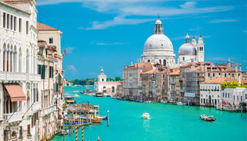 Мерка за заштита на градот – туристите од денеска ќе плаќаат пет евра за влез во Венеција